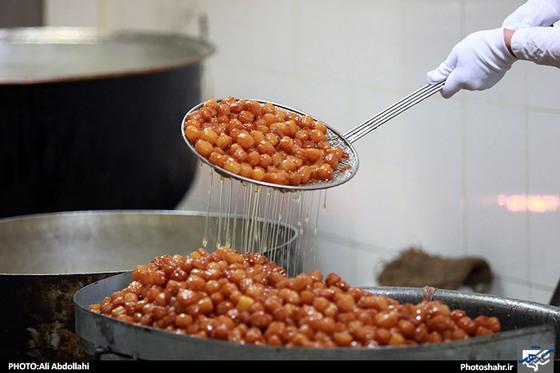 گزارش تصویری | کارگاه پخت زولبیا و بامیه در ماه رمضان‎ / عکاس : علی عبداللهی /شهرآرا