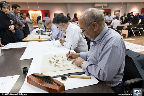 گزارش تصویری | کتابت آیات قرآن کریم به مناسبت میلاد امام حسن مجتبی (ع) | عکاس: داوود بهگام /شهرآرا