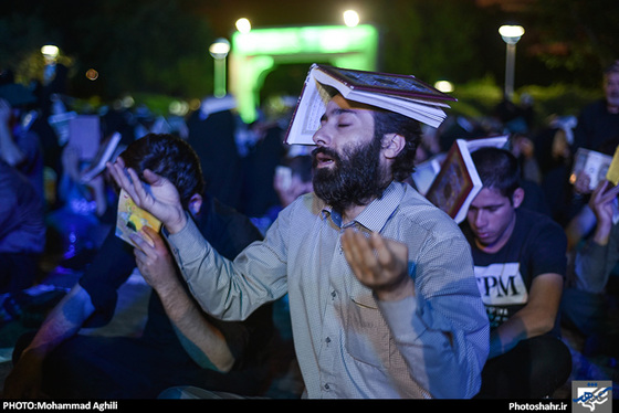 گزارش تصویری | احیای شب بیست و سه ماه مبارک رمضان در بوستان کوهسنگی مشهد | عکاس : محمد عقیلی /شهرآرا