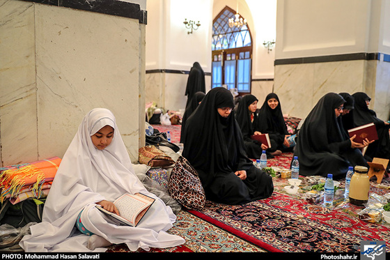 گزارش تصویری | اعتکاف دانش آموزان،طلاب و روحانیون غیر ایرانی در حرم رضوی | عکاس : محمد حسن صلواتی /شهرآرا