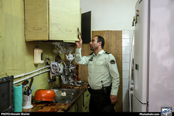 گزارش تصویری پلمپ 15 مرکز توزیع مواد مخدر در مشهد عکس حسین شریعت شهرارا