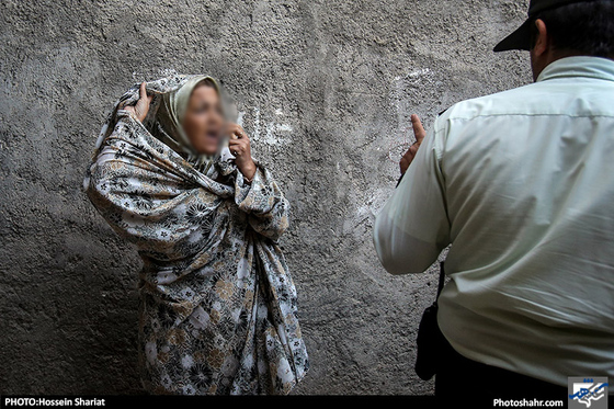 گزارش تصویری پلمپ 15 مرکز توزیع مواد مخدر در مشهد عکس حسین شریعت شهرارا
