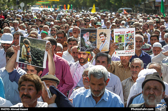 گزارش تصویری | راهپیمایی نمازگزاران نماز جمعه مشهد در حمایت از مسلمانان مظلوم میانمار | عکس : احمد حسنی /شهرآرا