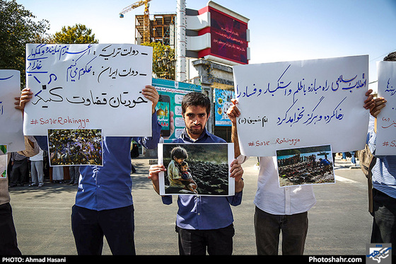 گزارش تصویری | راهپیمایی نمازگزاران نماز جمعه مشهد در حمایت از مسلمانان مظلوم میانمار | عکس : احمد حسنی /شهرآرا