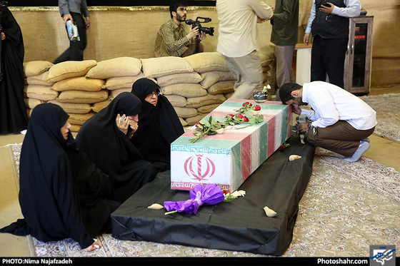 گزارش تصویری / استقبال از چهار شهید دفاع مقدس در مشهد / عکس :نیما نجف زاده /شهرآرا