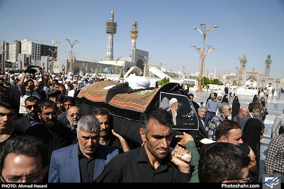 گزارش تصویری / تشییع پیکر آیت الله معصومی در مشهد / عکس : احمد حسنی /شهرآرا