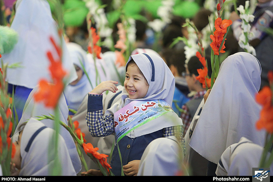 گزارش تصویری | جشن شکوفه‌ها در حرم رضوی | عکس :احمد حسنی/ شهرآرا