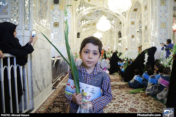 گزارش تصویری | جشن شکوفه‌ها در حرم رضوی | عکس :احمد حسنی/ شهرآرا