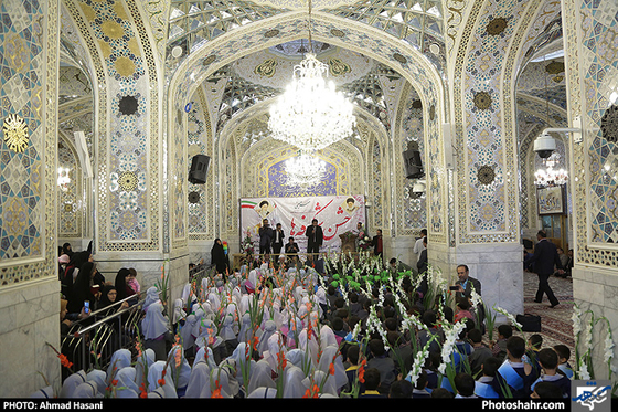 گزارش تصویری | جشن شکوفه‌ها در حرم رضوی | عکس :احمد حسنی/ شهرآرا