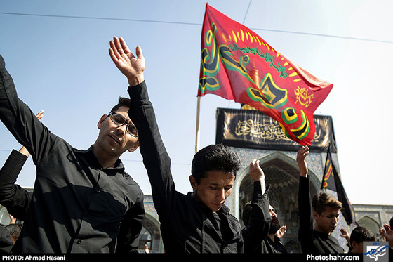 گزارش تصویری / عزاداری روز عاشورا در حرم رضوی / عکس: احمد حسنی /شهرآرا