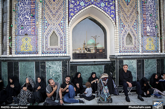 گزارش تصویری / عزاداری روز عاشورا در حرم رضوی / عکس: احمد حسنی /شهرآرا