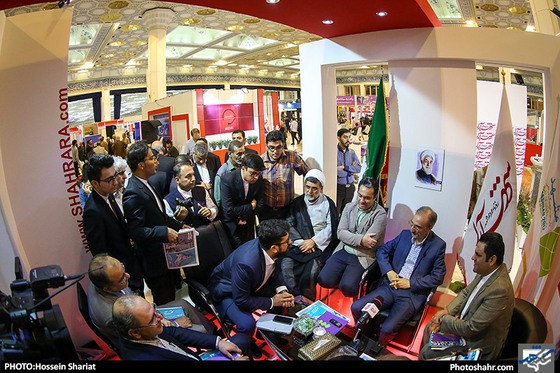 گزارش تصویری / حضور تقی زاده خامسی شهردار مشهد در غرفه شهرآرا / عکس : حسین شریعت /شهرآرا