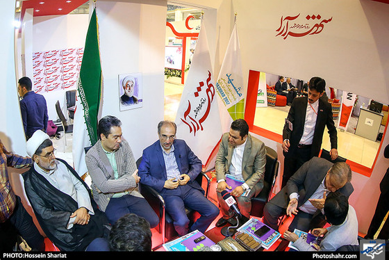 گزارش تصویری / حضور تقی زاده خامسی شهردار مشهد در غرفه شهرآرا / عکس : حسین شریعت /شهرآرا