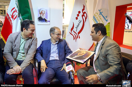 گزارش تصویری / حضور تقی زاده خامسی شهردار مشهد در غرفه شهرآرا / عکس : حسین شریعت /شهرآرا