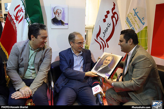 گزارش تصویری / حضور تقی زاده خامسی شهردار مشهد در غرفه شهرآرا / عکس : حسین شریعت /شهرآرا