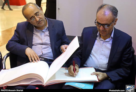 حضور اعضای شورای شهر مشهد در غرفه شهرآرا / عکس حسین شریعت 