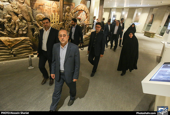 بازدید اعضای شورای شهر مشهد از باغ موزه دفاع مقدس تهران / عکس حسین شریعت