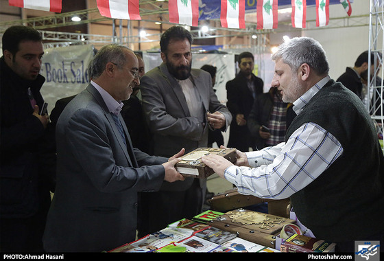 بازدید محمدرضا حیدری ریس شورای اسلامی شهرمشهد از نوزدهمین نمایشگاه کتاب / عکس: احمد حسنی / شهرآرا