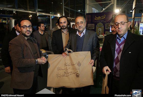 بازدید محمدرضا حیدری ریس شورای اسلامی شهرمشهد از نوزدهمین نمایشگاه کتاب / عکس: احمد حسنی / شهرآرا