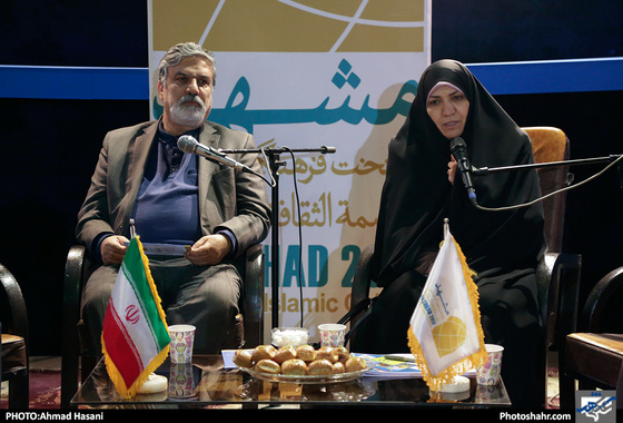 بازدید خانم گندمی عضو شورای شهر از نوزدهمین نمایشگاه کتاب مشهد / عکس: احمد حسنی / شهرآرا