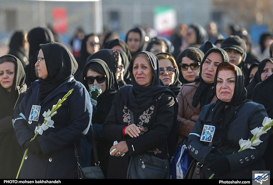 تشییع کوهنوردان خراسانی جان باخته‌ در بهمن اشترانکوه / عکس:محسن بخشنده / شهرآرا
