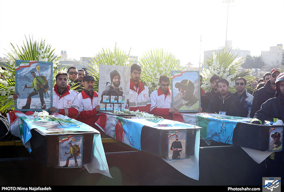 تشییع کوهنوردان خراسانی جان باخته‌ در بهمن اشترانکوه -2  / عکس:نیما نجف زاده / شهرآرا