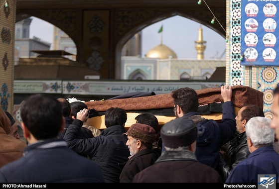 تشییع پیکر قدیمی ترین نقاره‌زن حرم رضوی / عکس: احمد حسنی / شهرآرا