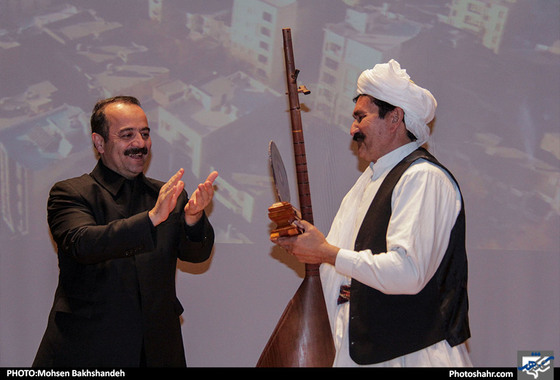  گردهمایی بزرگ هنرمندان مشهدی / عکس: محسن بخشنده / شهرآرا