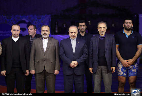 مسابقات کشتی پهلوانی قهرمانی کشور در مشهد‎ / عکس: محسن بخشنده /شهرآرا
