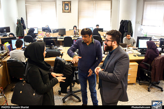 بازدید شفقت علی سردبیر نیشن مشهورترین روزنامه پاکستان از موسسه فرهنگی شهرآرا / عکس: حسین شریعت / شهرآرا