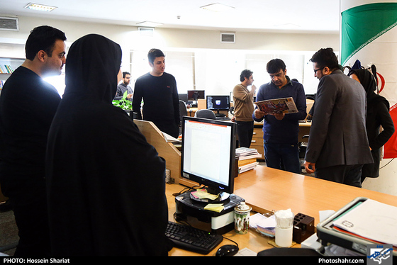 بازدید شفقت علی سردبیر نیشن مشهورترین روزنامه پاکستان از موسسه فرهنگی شهرآرا / عکس: حسین شریعت / شهرآرا