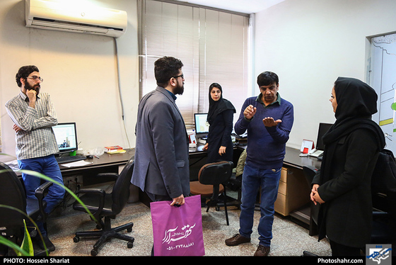 بازدید شفقت علی سردبیر نیشن مشهورترین روزنامه پاکستان از موسسه فرهنگی شهرآرا / عکس: حسین شریعت / شهرآرا