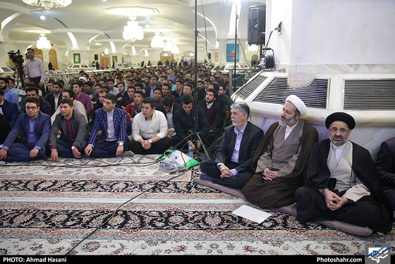  جشن ازدواج دانشجویی همسفر تا بهشت در حرم امام رضا (ع)/ عکس: احمد حسنی / شهرآرا