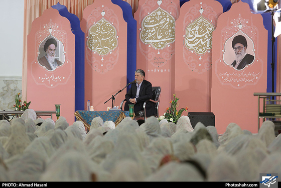  جشن ازدواج دانشجویی همسفر تا بهشت در حرم امام رضا (ع)/ عکس: احمد حسنی / شهرآرا