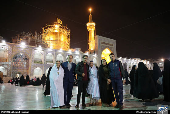  جشن ازدواج دانشجویی همسفر تا بهشت در حرم امام رضا (ع)/ عکس: احمد حسنی / شهرآرا
