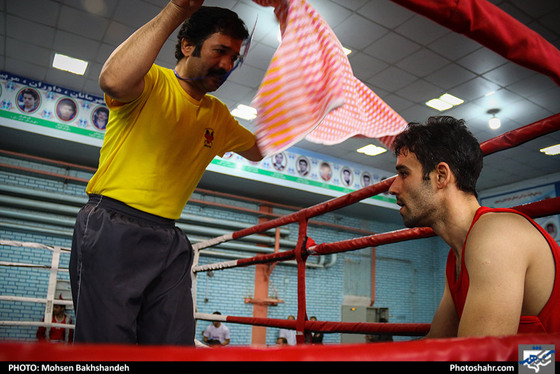 مسابقات قهرمانی بوکس در مشهد / عکس: محسن بخشنده / شهرآرا