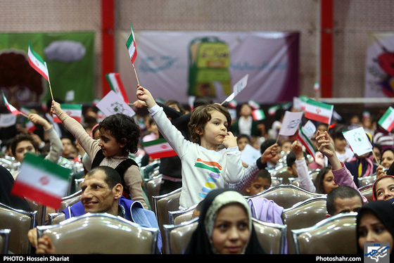 مراسم رونمایی از " کوله پشتی " ضمیمه کودک و نوجوان روزنامه شهرآرا / عکس: حسین شریعت / شهرآرا