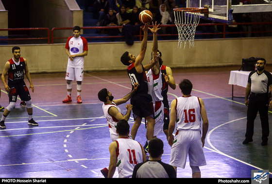 فینال لیگ ملی بسکتبال کشور  المان و پارسا مشهد /عکس: حسین شریعت / شهرآرا