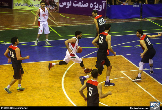 فینال لیگ ملی بسکتبال کشور  المان و پارسا مشهد /عکس: حسین شریعت / شهرآرا