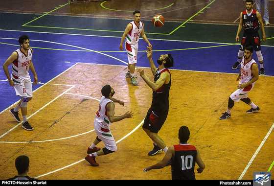 فینال لیگ ملی بسکتبال کشور  المان و پارسا مشهد /عکس: حسین شریعت / شهرآرا