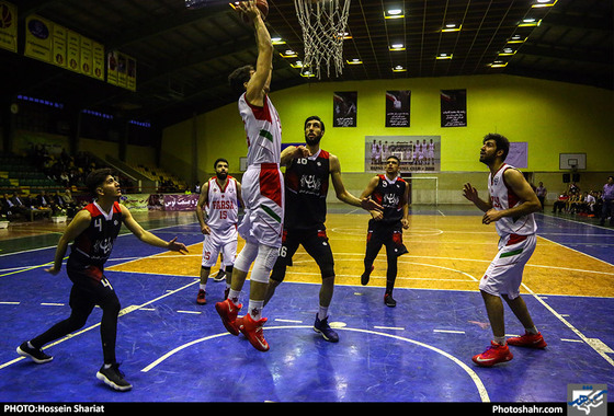 فینال لیگ ملی بسکتبال کشور  المان و پارسا مشهد /عکس: حسین شریعت / شهرآرا