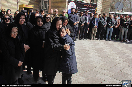 تشییع پیکر جهانگیر زنده دل از پیشکسوتان فوتبال مشهد /
 عکس: محسن بخشنده / شهرآرا