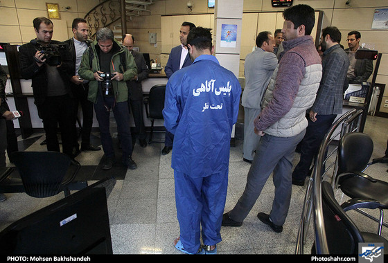 بازسازی صحنه سرقت از دو بانک در مشهد / عکس: محسن بخشنده / شهرآرا
