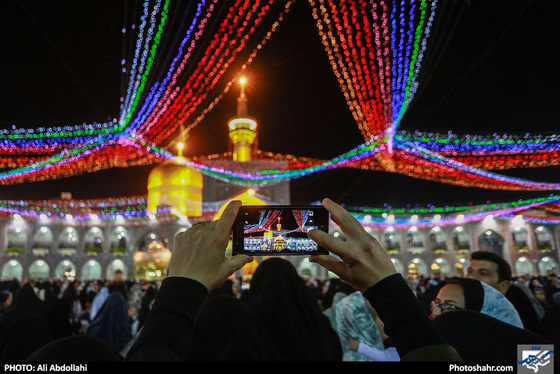 حرم امام رضا (ع) در شب مبعث پیامبر (ص) / عکس: علی عبداللهی / شهرآرا