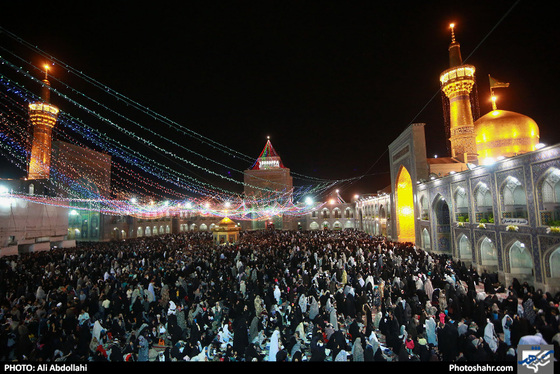 حرم امام رضا (ع) در شب مبعث پیامبر (ص) / عکس: علی عبداللهی / شهرآرا