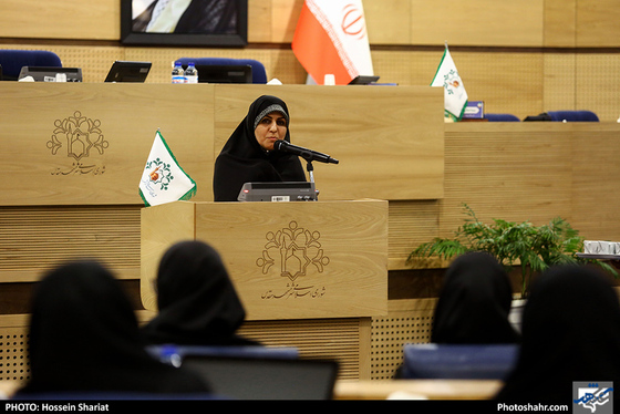 نشست هم اندیشی بانوان فرهیخته با اعضای شورای اسلامی مشهد مقدس / عکس: حسین شریعت / شهرآرا