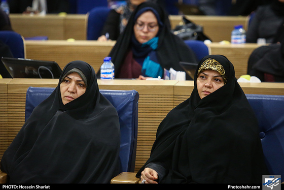 نشست هم اندیشی بانوان فرهیخته با اعضای شورای اسلامی مشهد مقدس / عکس: حسین شریعت / شهرآرا