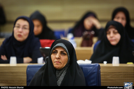 نشست هم اندیشی بانوان فرهیخته با اعضای شورای اسلامی مشهد مقدس / عکس: حسین شریعت / شهرآرا