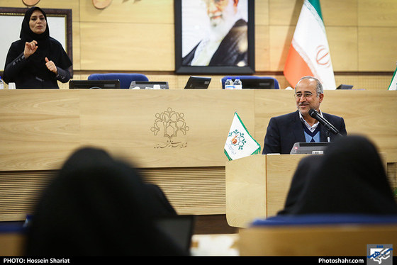 نشست هم اندیشی بانوان فرهیخته با اعضای شورای اسلامی مشهد مقدس / عکس: حسین شریعت / شهرآرا