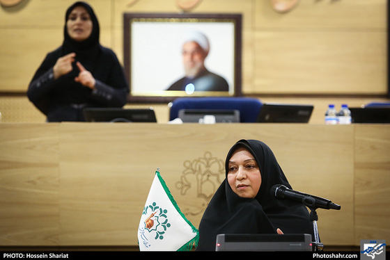 نشست هم اندیشی بانوان فرهیخته با اعضای شورای اسلامی مشهد مقدس / عکس: حسین شریعت / شهرآرا